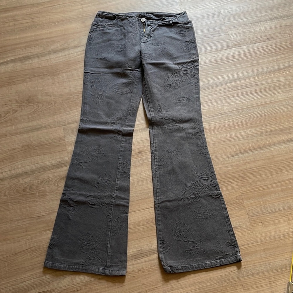United colors of Benetton women’s pants. Size 40. Good condition.
